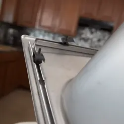 Как крепить мойку на кухне фото