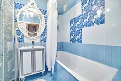 Фото дизайна ванной бело голубой