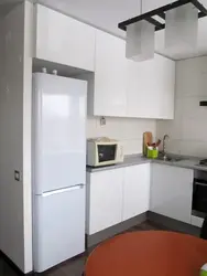 How to place a refrigerator in the kitchen photo