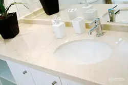 Ванна фотосуретіне арналған тастан жасалған үстелшелер