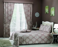 Bedspread and curtains for the bedroom photo