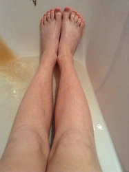 Фото ножки в ванной