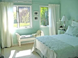 Combination of mint in the bedroom interior