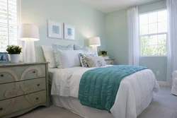Combination of mint in the bedroom interior