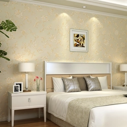 Combining wallpaper in the bedroom photo