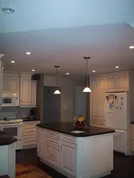 Фото лампочек на кухне на натяжном потолке