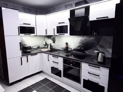 Кухня ў чорна-белым колеры