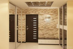 Koridor dekorativ daş dizayn fotoşəkili