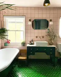 Bath in green photo