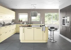 Color combination in the kitchen interior ivory