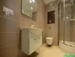 Mənzildə tualet banyosunun fotoşəkili