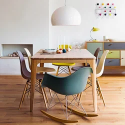 Современные стулья в интерьере кухни фото
