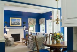 Интерьер гостиной в квартире в голубом цвете