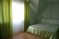 Curtains for green wallpaper in the bedroom photo