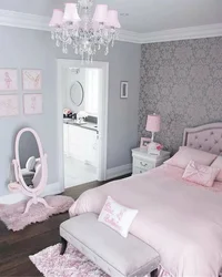 Розовые обои в интерьере спальни