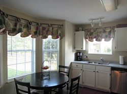Wall cornice for kitchen photo