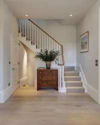 Дизайн дома прихожая с лестницей