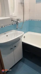 Інтэр'ер маленькай ванны ў панэльным доме