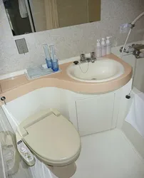 Xruşşev dövründəki bir binada tualetin vanna otağı dizaynı ilə necə birləşdirilməsi