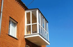 Фота балконаў і лоджый у доме