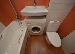Small combined bath with toilet in Khrushchev design