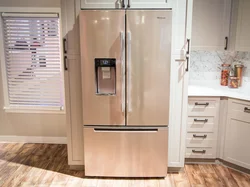 Кухня С Золотым Холодильником Фото
