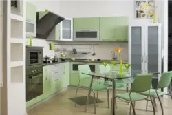 What colors goes with pistachio in the kitchen interior