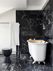 Ванна бөлмесінің фото дизайнындағы қара мәрмәр плиткалары