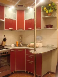 Кухонны гарнітур для маленькай кухні з барнай фота