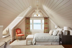 Спальня В Мансарде Со Скошенным Потолком Фото