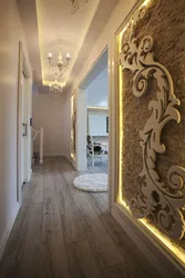 How to decorate a wall in the hallway photo