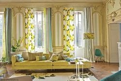 Дызайн спальні з жоўтымі шторамі