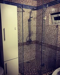 Плиткалардан жасалған душ ваннасы фото