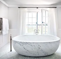 Free-standing bathtubs in the interior