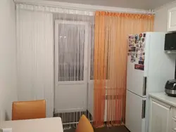 Нитяные шторы на кухню в интерьере реальные фото