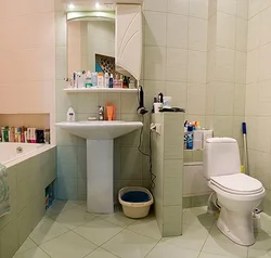 Combine bath and toilet in a panel house photo