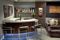 Интерьер гостиной в современном стиле с барной стойкой