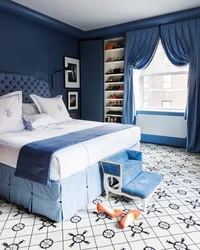 Combination of blue in the bedroom interior