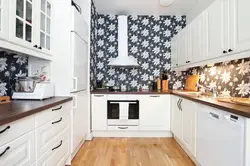 Белая кухня какие обои подойдут фото