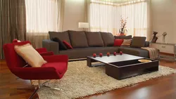 Color combinations in the living room interior: brown sofa