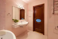 Какие двери лучше для ванной и туалета фото