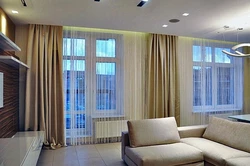 Интерьер гостиной с балконом шторы