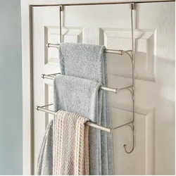 Where to hang towels in the bathroom photo