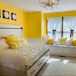 Light yellow bedroom photo