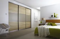Bedroom closet door design