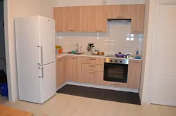 Мэбля для кухні з халадзільнікам дызайн фота