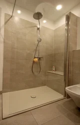 Трапічны душ у ваннай дызайн фота