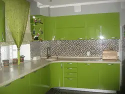 What kind of wallpaper will suit a green kitchen? photo