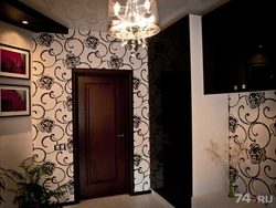 How To Combine Wallpaper In The Hallway Photo