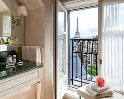 Кухня с балконом панорамным окном фото